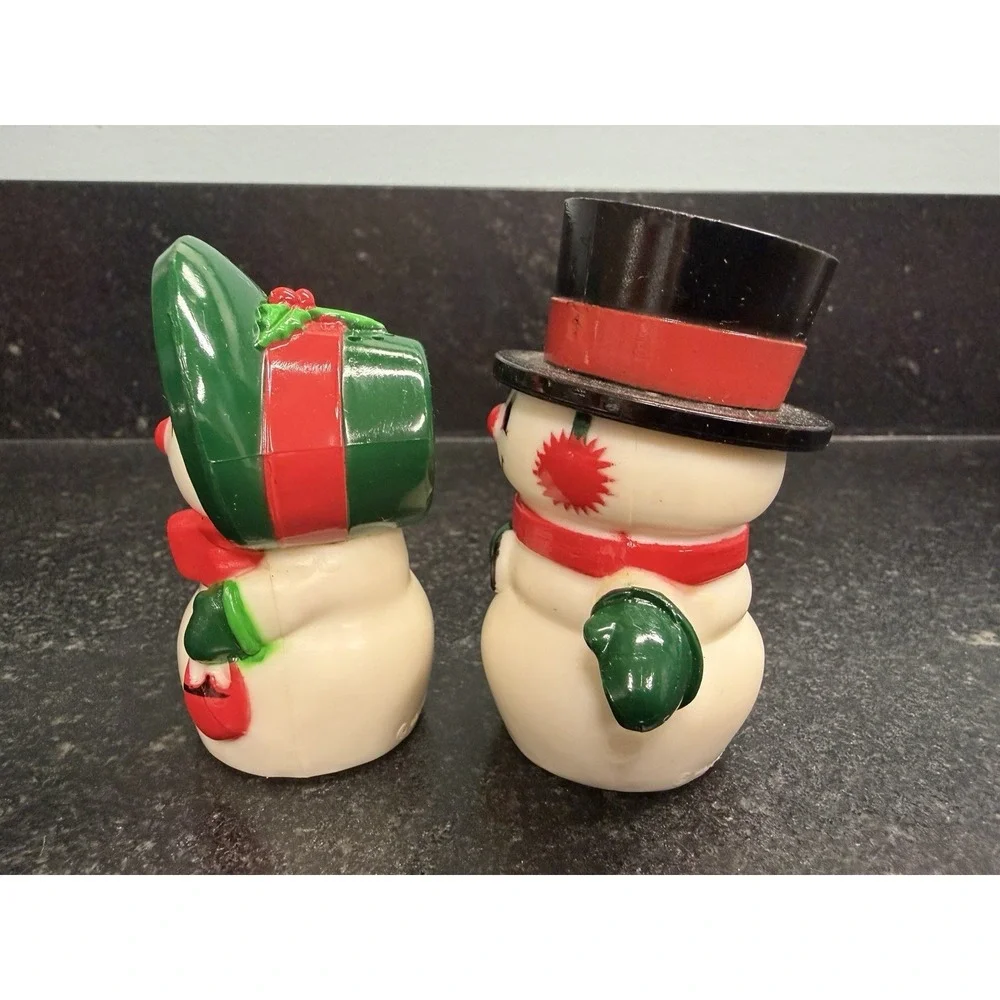 Hallmark Happy & Merry Snowman Salt Pepper Shakers NOS Original Box 3